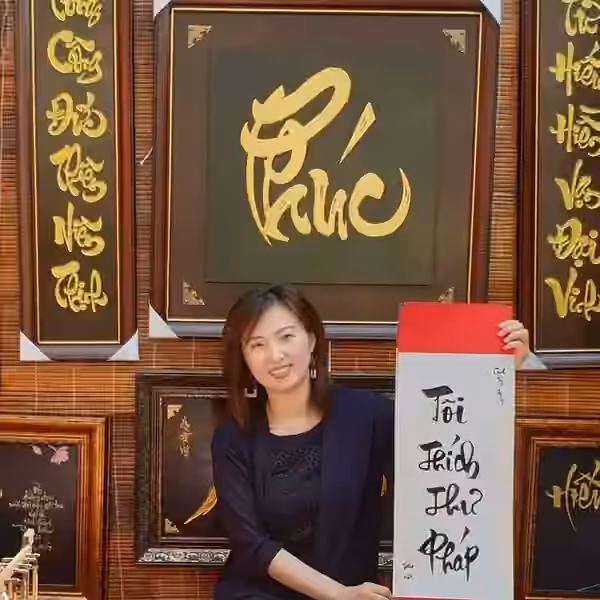 日本ベトナム書道会代表 Yoko